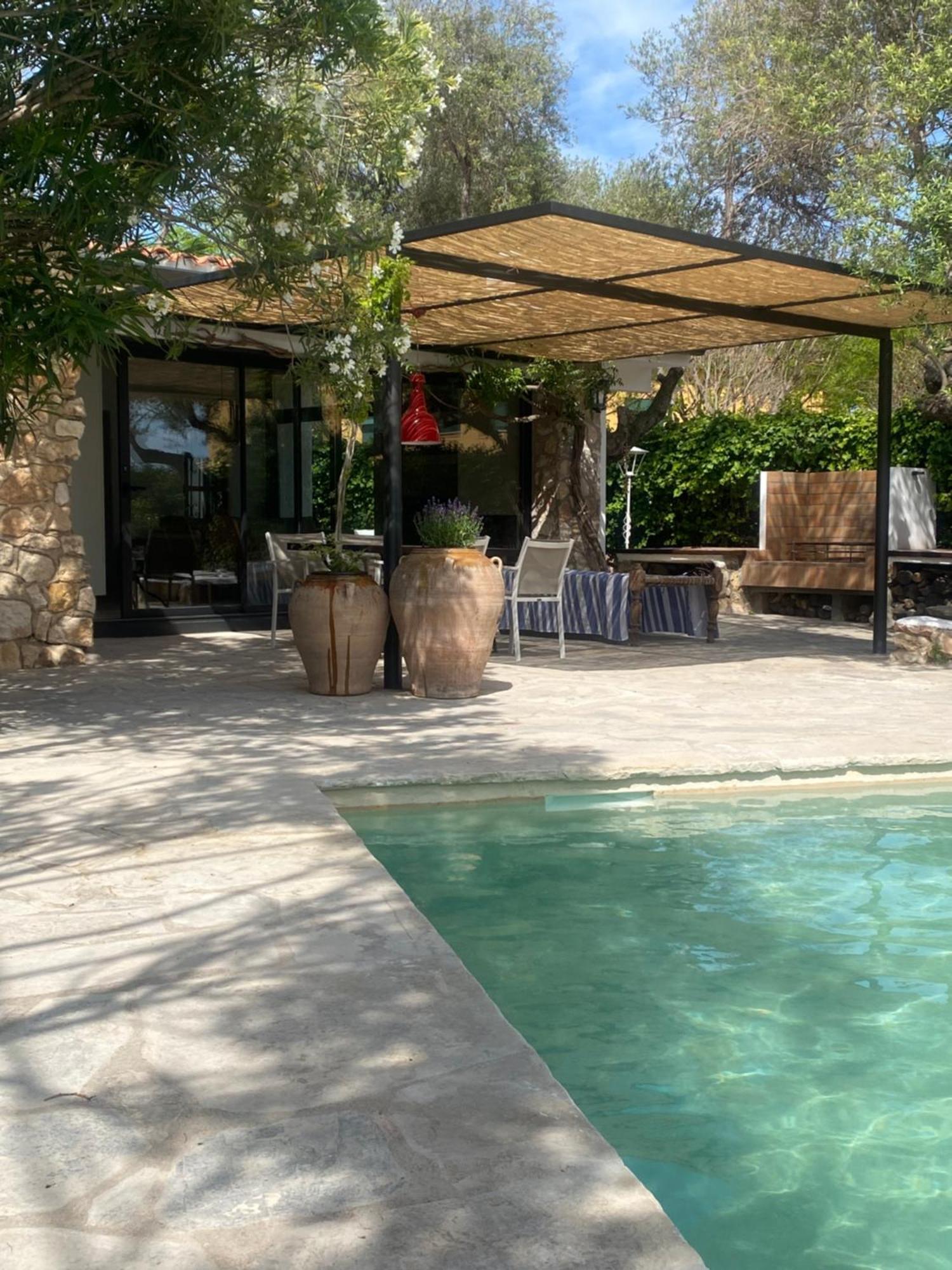 Bond Beach Village Алтафула Екстериор снимка